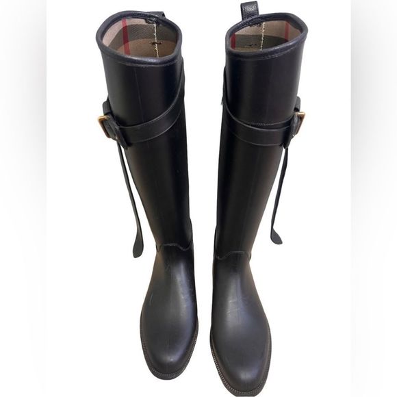Burberry Shoes - Worn once Burberry Women's Black Belted Equestrian Rain Boots EU size 37